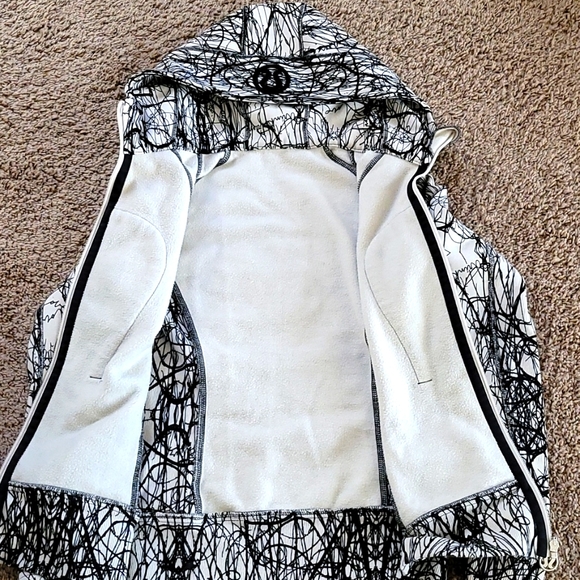 Lululemon Scuba Hoodie black white scribble print Size 6 - Picture 9 of 14